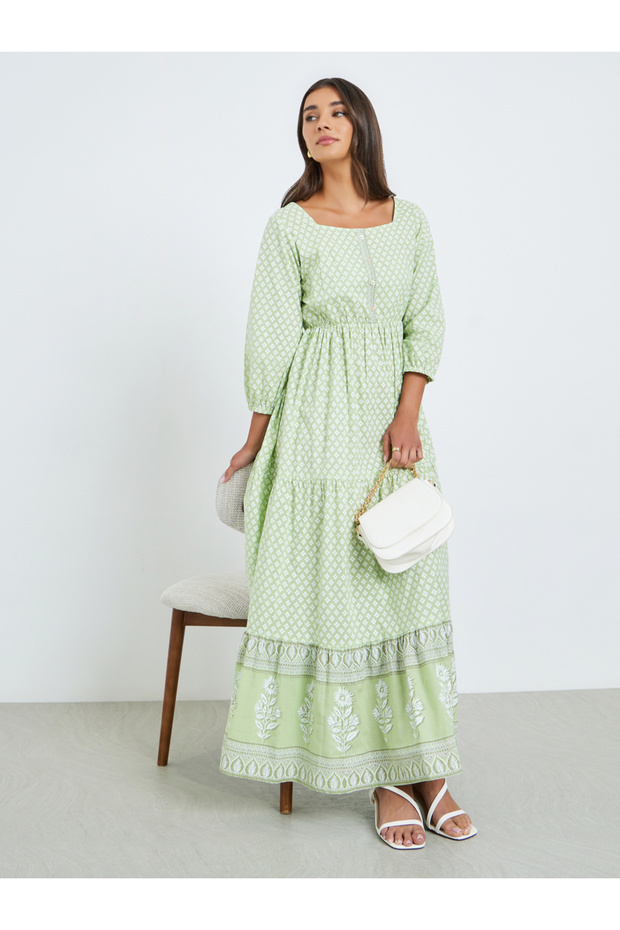 Women Green Floral Print Tiered Maxi Dress