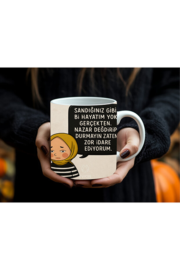 كوب بتصميمات مزحةية - تصاميم مزحةية تضفي طابعًا مضحكًا على الحياة اليومية
