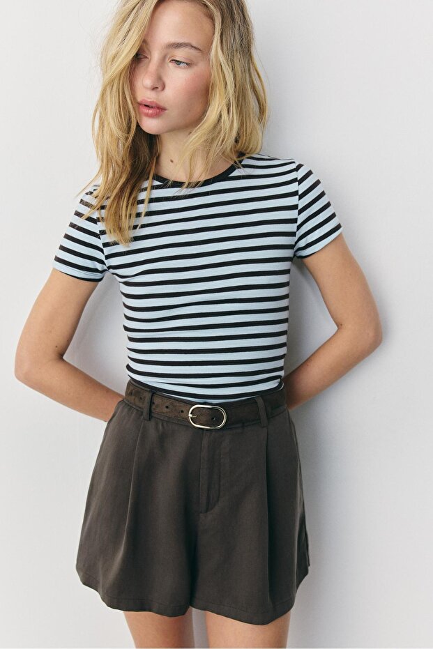 Kemerli dökümlü şort - 3