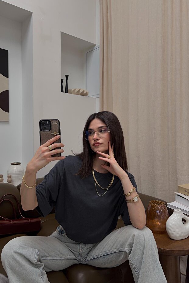 تي شيرت أساسي كبير الحجم بلون أنثراسايت - 1