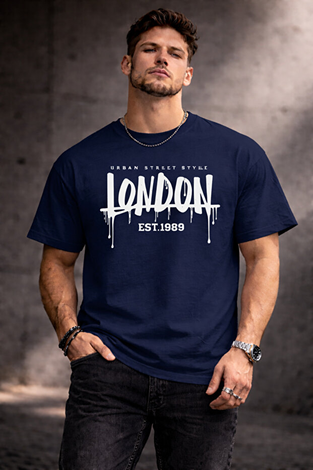 تي شيرت Urban Streat ذو تفاصيل نصية أساسية