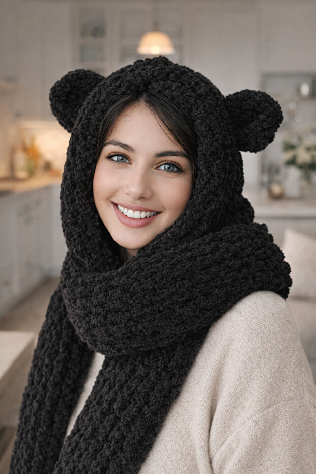 قبعة بالاكلافا منفوشة (مع أغطية للأذنين)، قبعة، وشاح