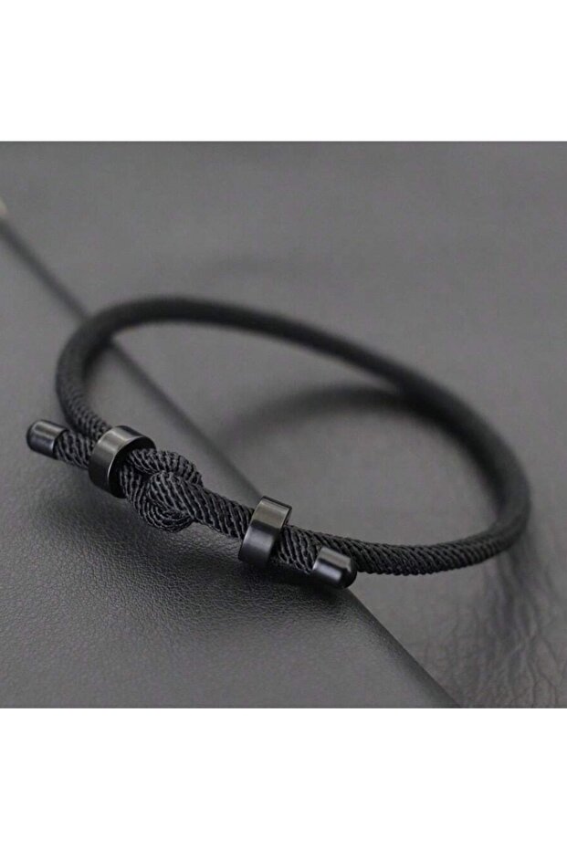 Handmade string bracelet - 1