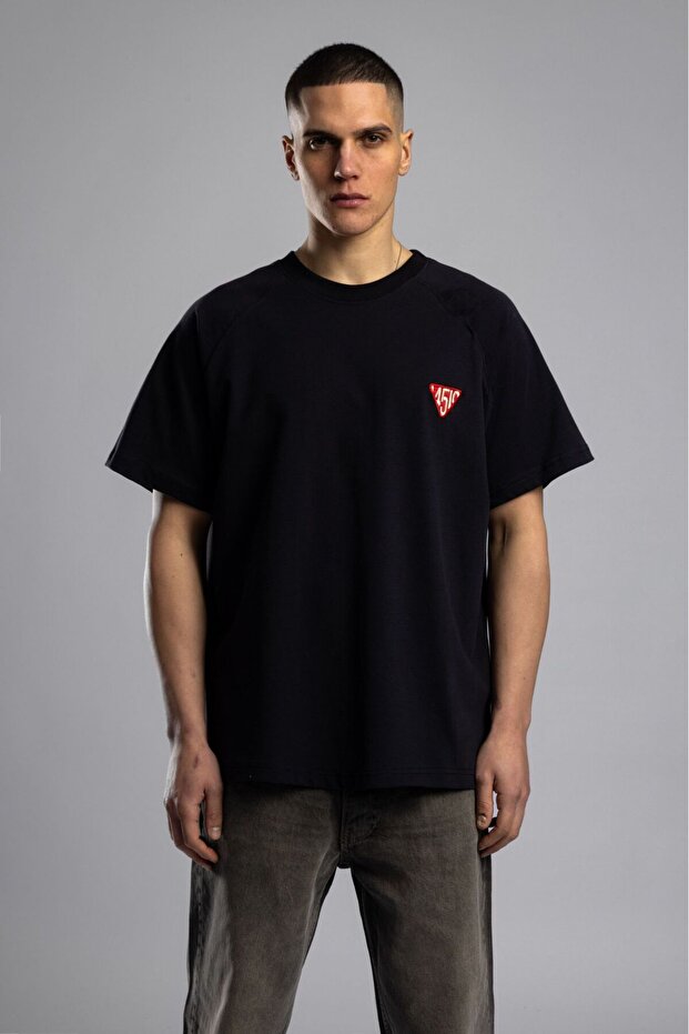 45 تي شيرت أساسي كبير الحجم مزين بتطريزات - 1