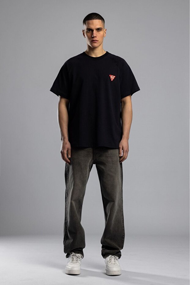 45 تي شيرت أساسي كبير الحجم مزين بتطريزات - 4