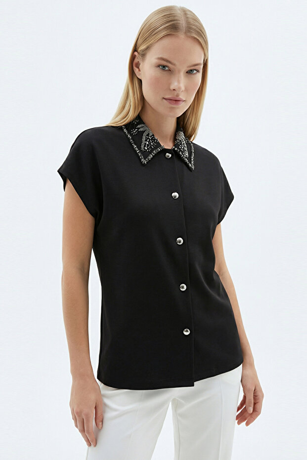 Gömlek Yaka İşlemeli Kolsuz Regular Örme Tişört - 2