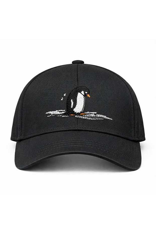 قبعة رياضية سوداء أساسية مطرزة من Nihilist Penguin للجنسين