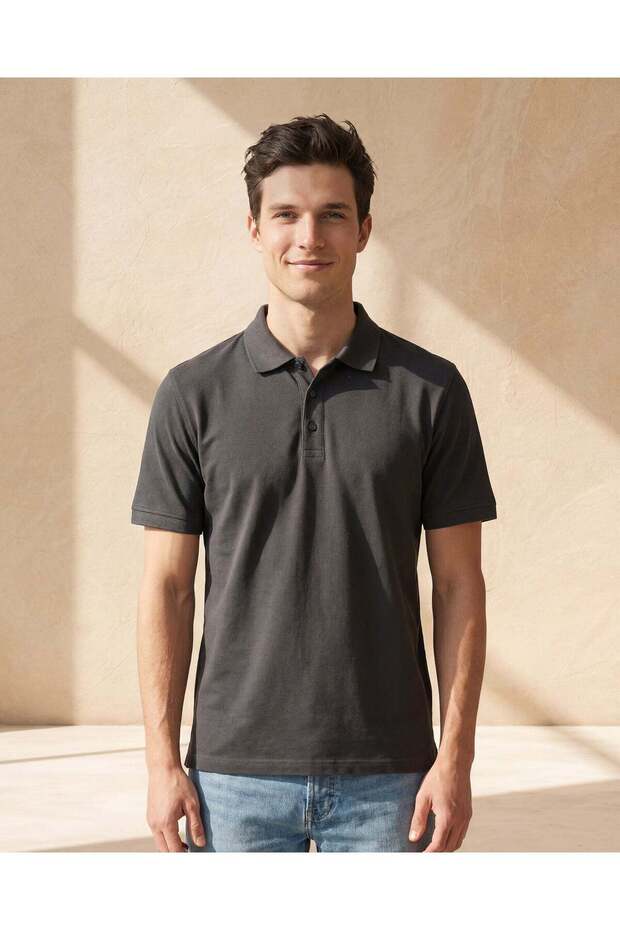 قميص بولو رجالي أساسي باللون الأخضر - 4