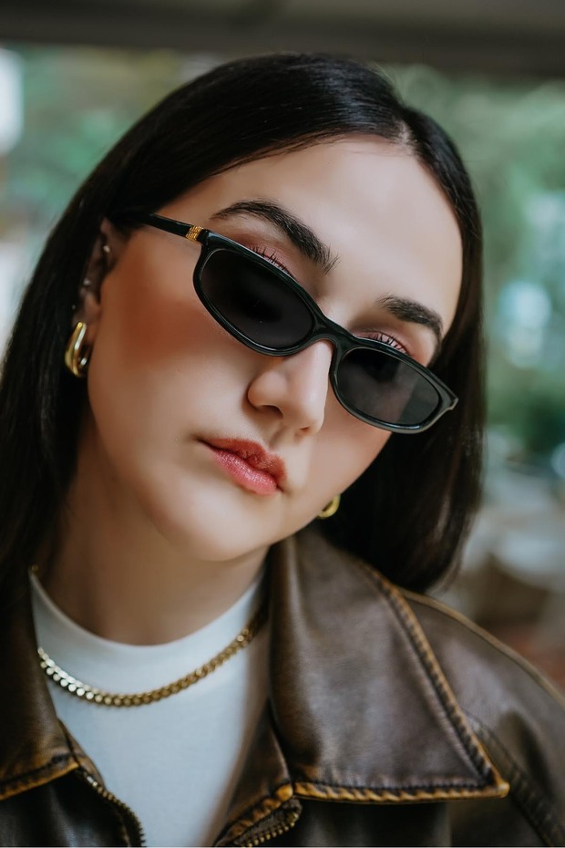 نظارات شمسية بإطار أسود من MM مع زجاج أسود