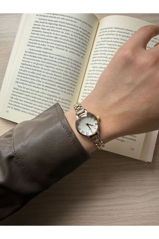 Retro Minimal Metal Strap Vintage Women's Wristwatch