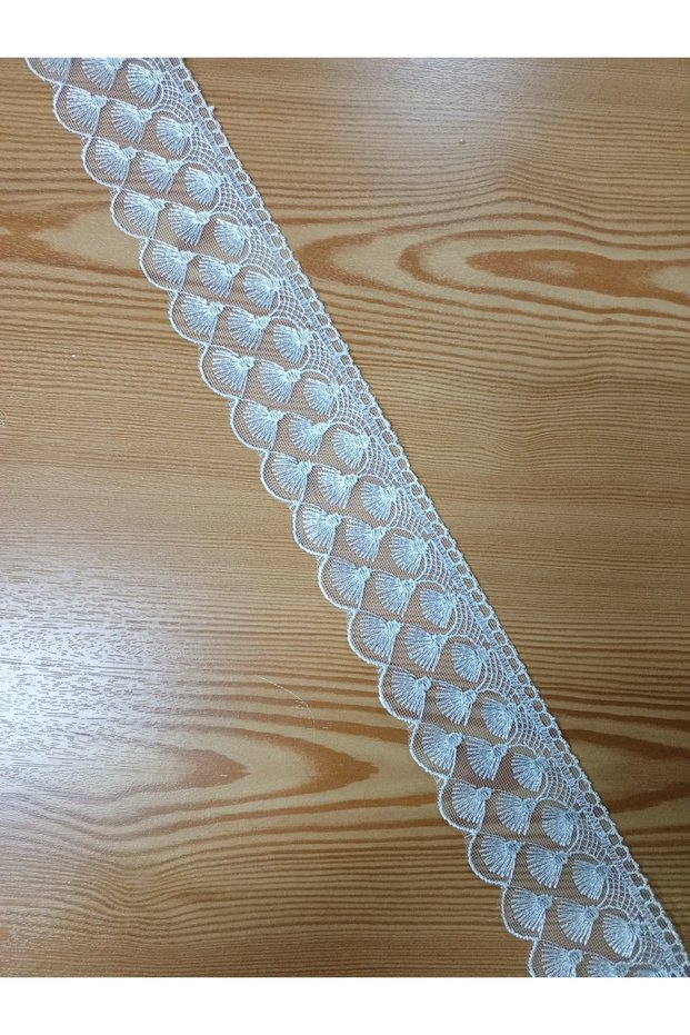 Guipure French Tulle Scallop Cream - 8.50 Meters.