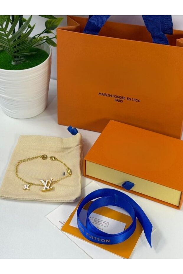 Chain with pendant - 1