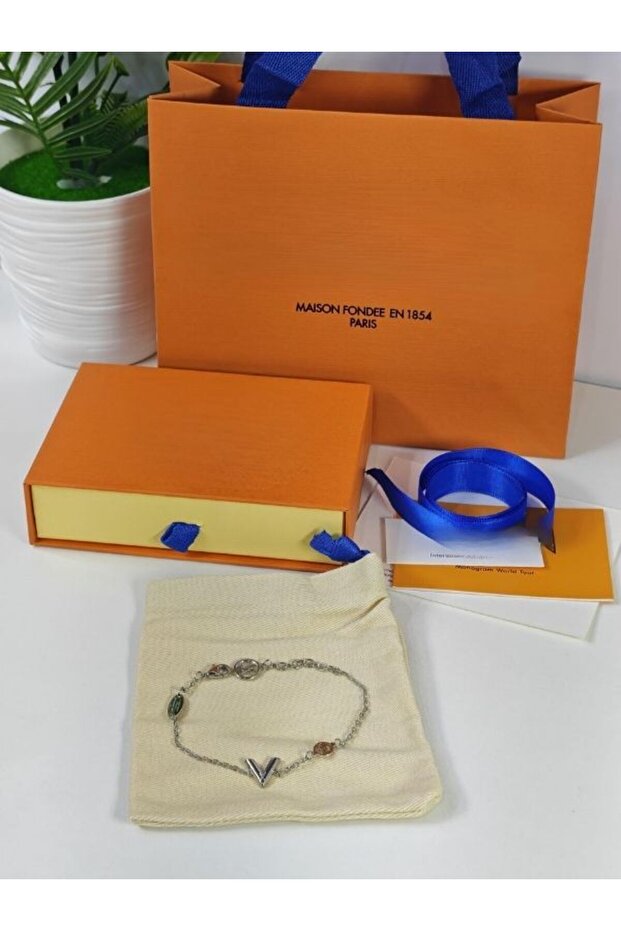 Chain with pendant - 5