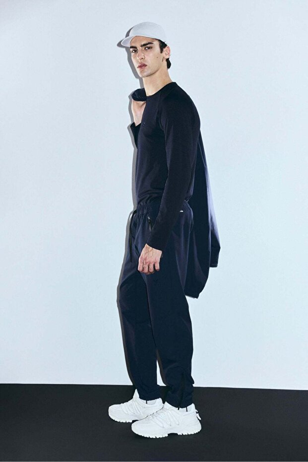 Sports trousers with DryMove™