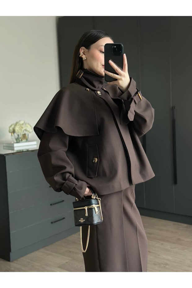 Cape Buttoned Jacket - 4