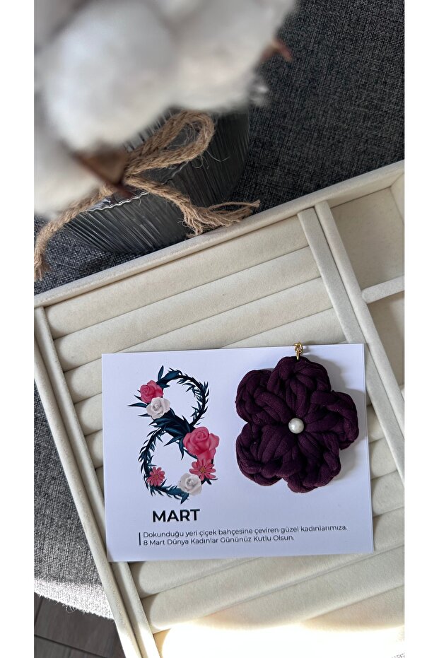 Purple Pearl Detailed Flower Keychain