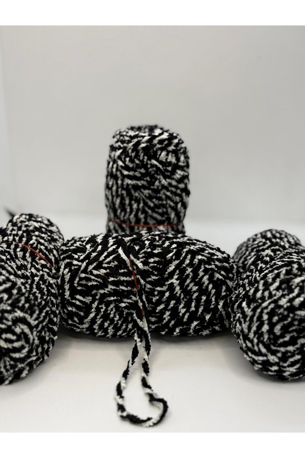 Hand Knitting Yarns 500 Grams Packs Silvery and Non-Silvery Hand Knitting Yarns