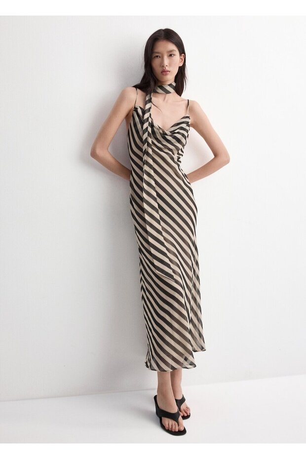 Fularlı desenli elbise - 2