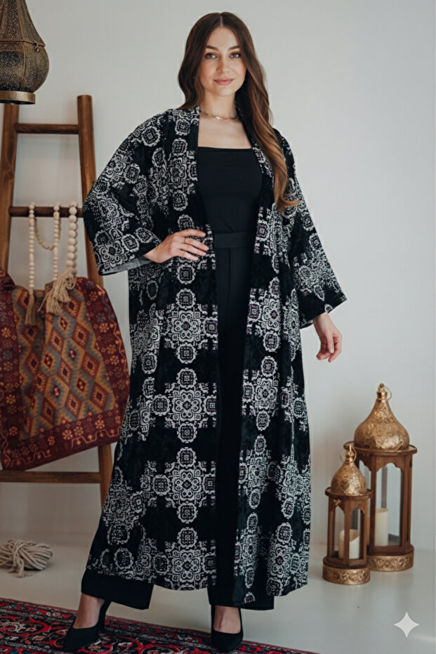 Royal silver velvet bisht