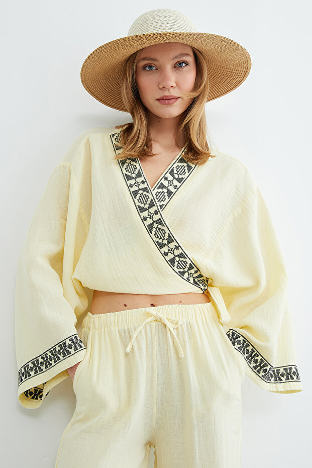 Tied Kimono with Embroidered Collar and Sleeves
