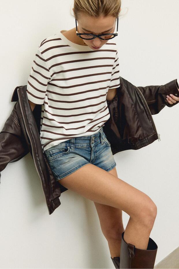 تي شيرت مخطط ثقيل الوزن بقصّة عادية - 4