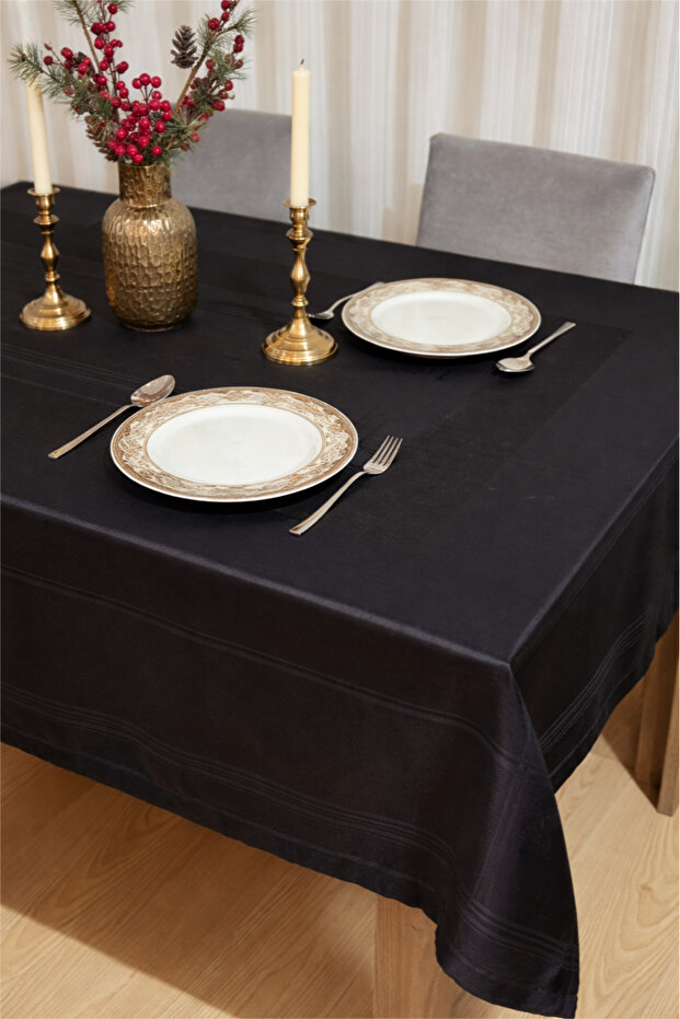 Stain-Resistant Lace Patterned Tablecloth 160X220