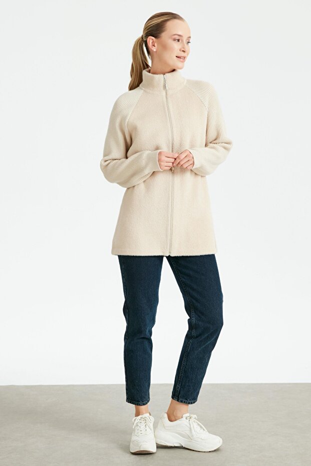 Reglan Sleeve Knitwear Combination Coat Beige
