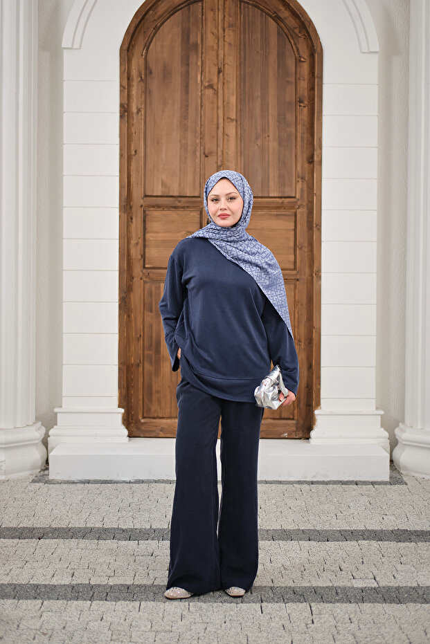 Women's Front Grass Detail Crew Neck Set Indigo Blue