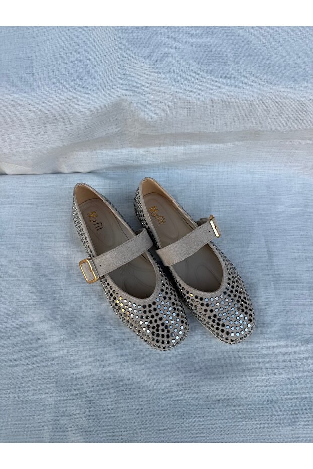 Women's flat shoes