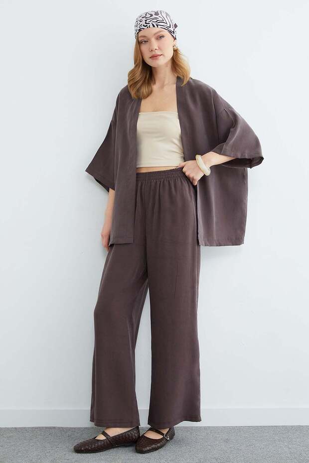 طقم كابري أساسي بأكمام فضفاضة مكون من قطعتين - 2