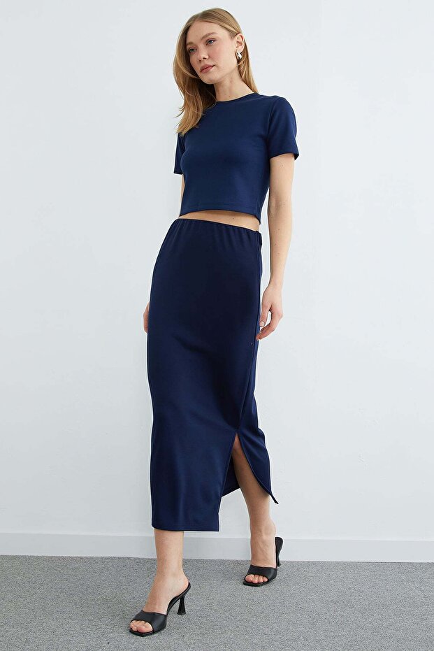 طقم من قطعتين مع تنورة مودال أساسية ذات فتحة - 6