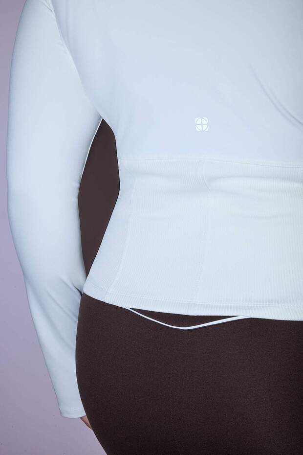 Ekru Fırçalı Soft Kumaş Baş Parmak Delikli Örme Büyük Beden Spor Ceket/Sweatshirt TBBSS26AG00009 - 5