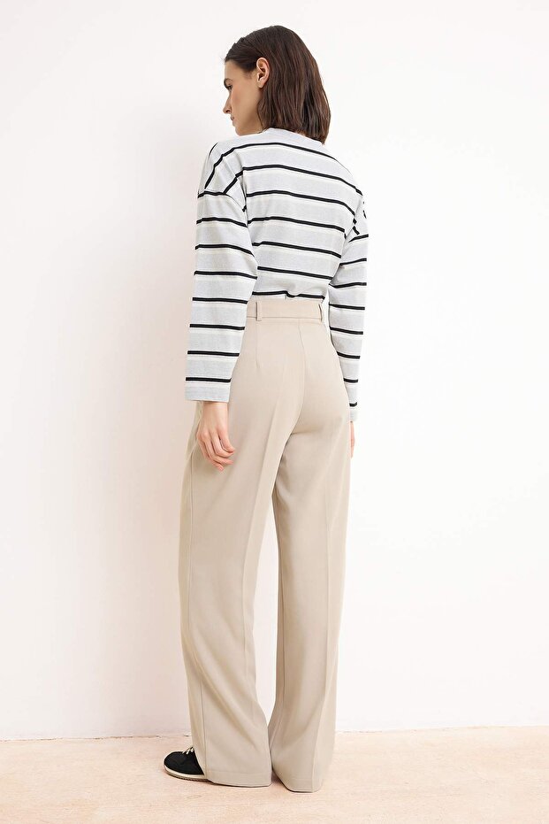 Bej Özel Koleksiyon Dökümlü Wide Leg/Geniş Paça Kumaş Pantolon TWOSS26PL00054 - 4