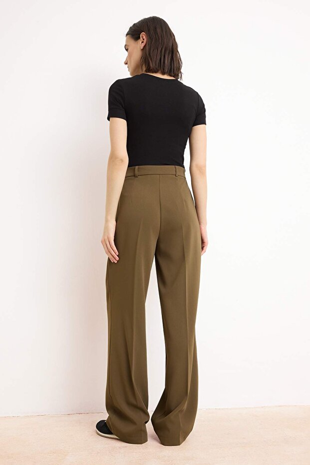 Haki Özel Koleksiyon Dökümlü Wide Leg/Geniş Paça Kumaş Pantolon TWOSS26PL00054 - 4