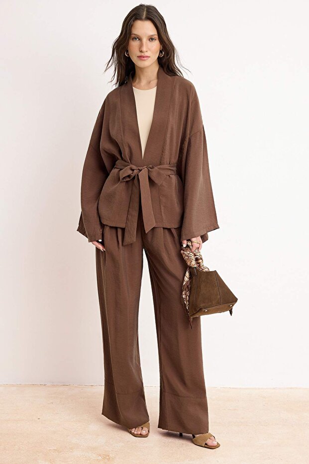 Kahverengi Oversize Dökümlü Kimono Geniş Paça Pantolon Alt - Üst Takım TCTSS26US00048 - 1