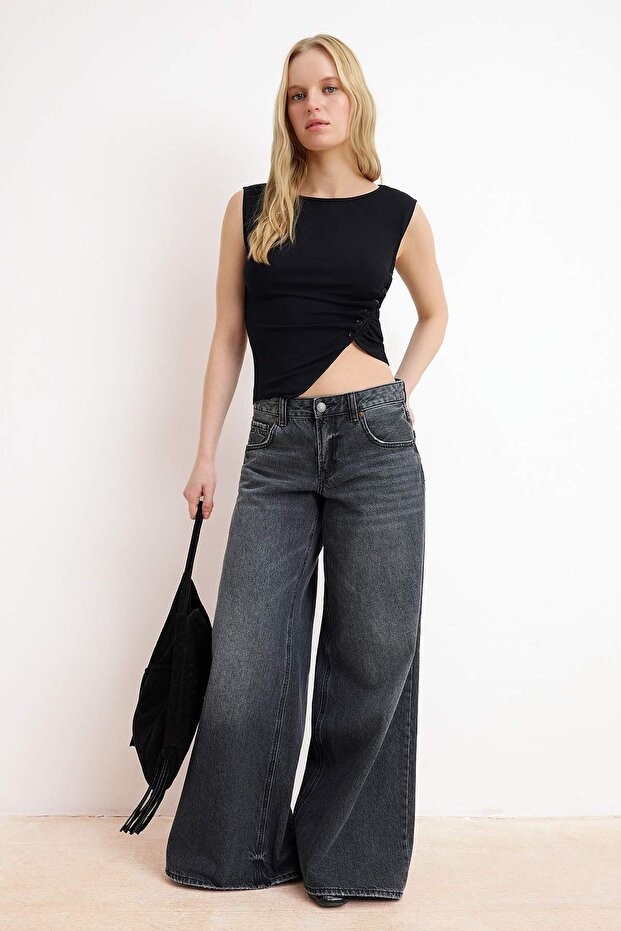 Siyah Fitted/Vücuda Oturan Kayık Yaka Düğmeli Crop Yumuşak Örme Bluz TWOSS26BZ00153 - 2