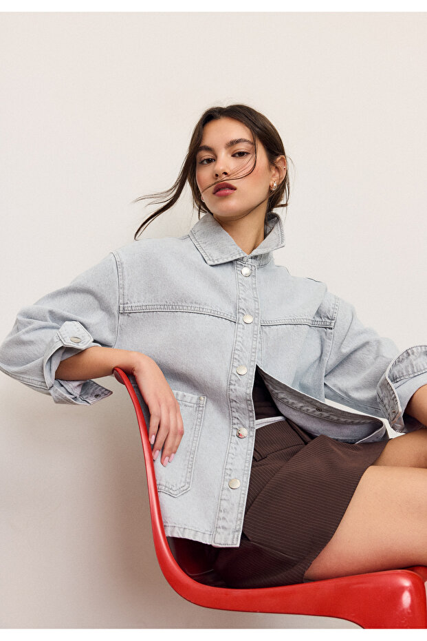 Denim jacket with pockets - 2