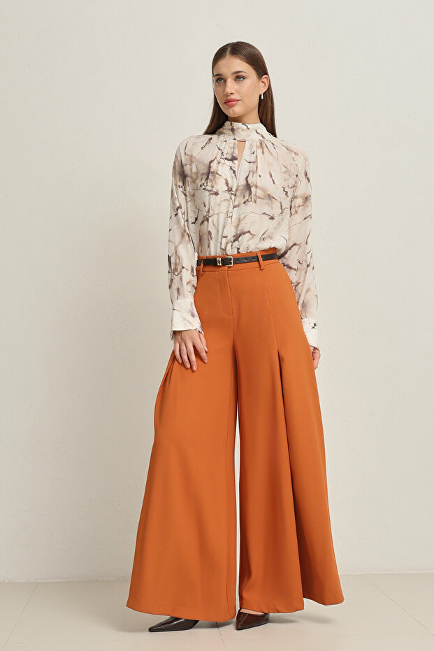 Tile-Pile Detailed Relaxed Cut Belted Trousers