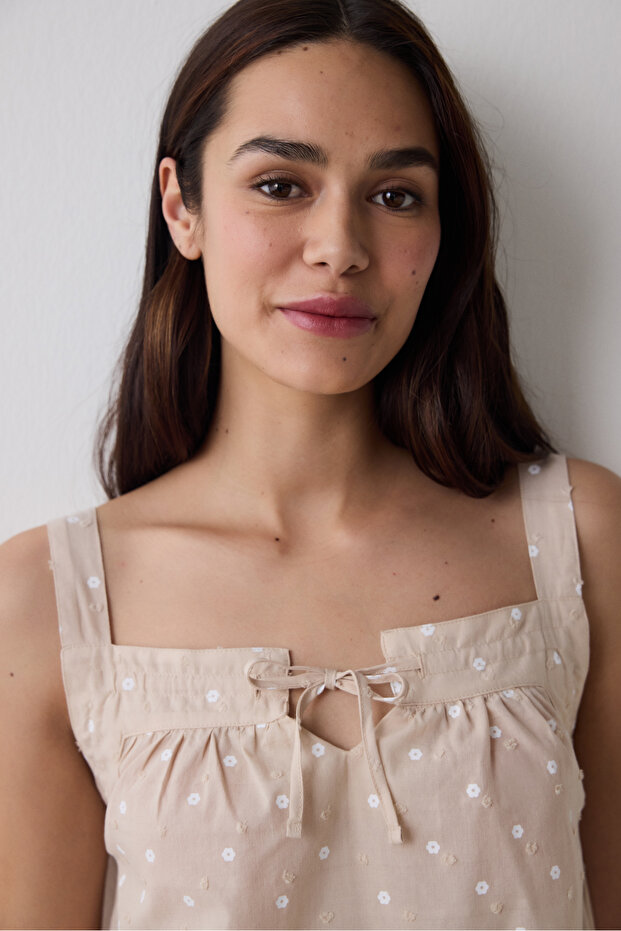 Lucy Bej Gecelik - 3