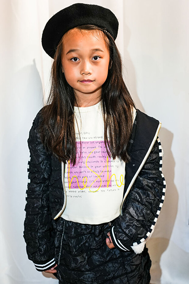 سترة سوداء بغطاء للرأس - 1