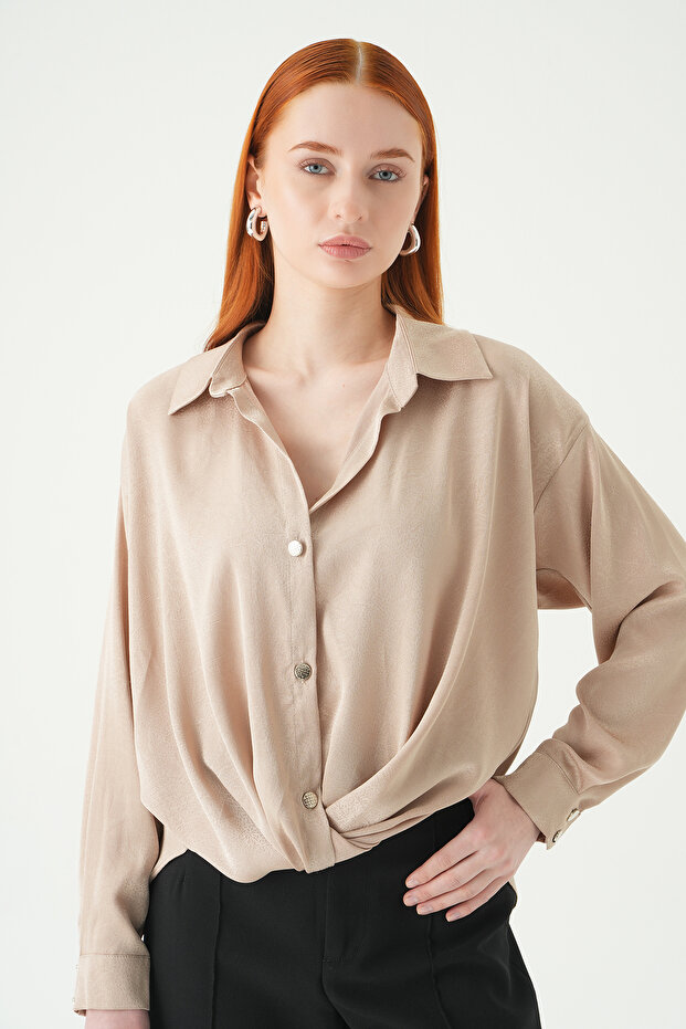 251152 قميص كلاسيكي بأزرار باللون البيج - 1