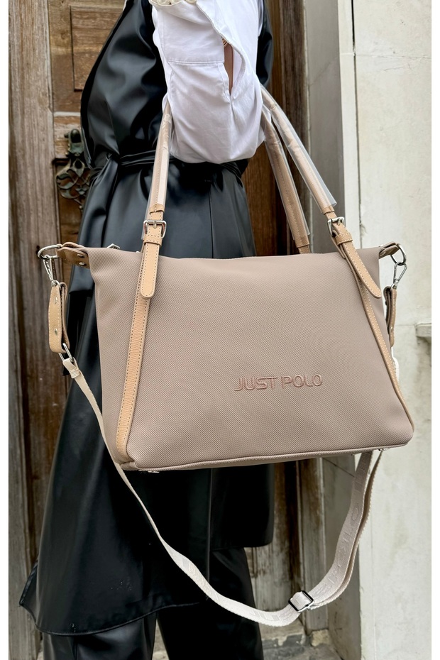 حقيبة كتف نسائية سوداء كبيرة الحجم من Justpolo مع حزام طويل قابل للتعديل