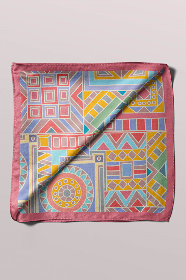 C3 باندانا منقوشة هندسية - 4