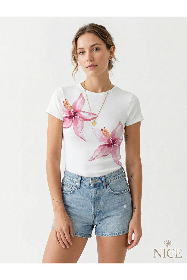 Beyaz Bisiklet Yaka Basic Crop Kadın Tişört - 1