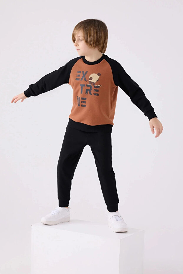 طقم بدلة رياضية للأولاد - بني - 2