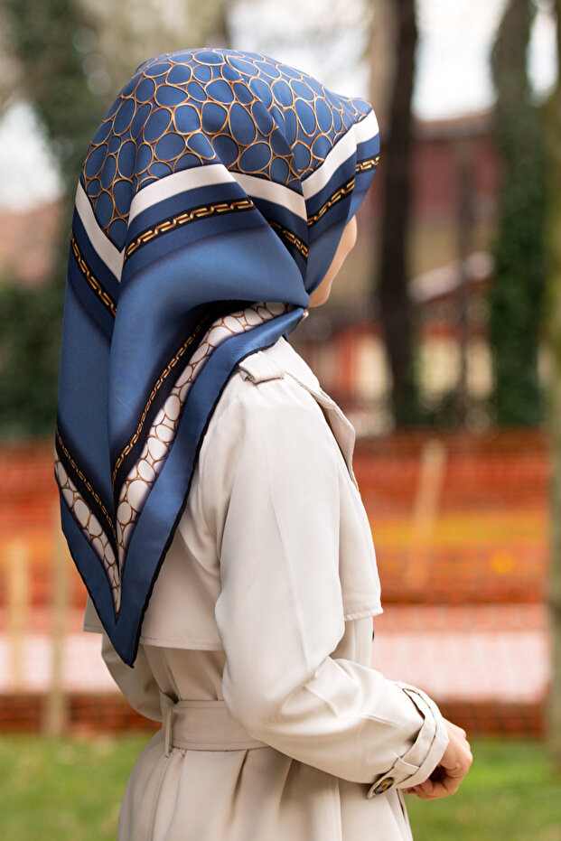 57% Silk 43% Viscos Twill Silk Gold Ring Pattern Indigo - Black Color 90X90 Scarf Planting Shape :