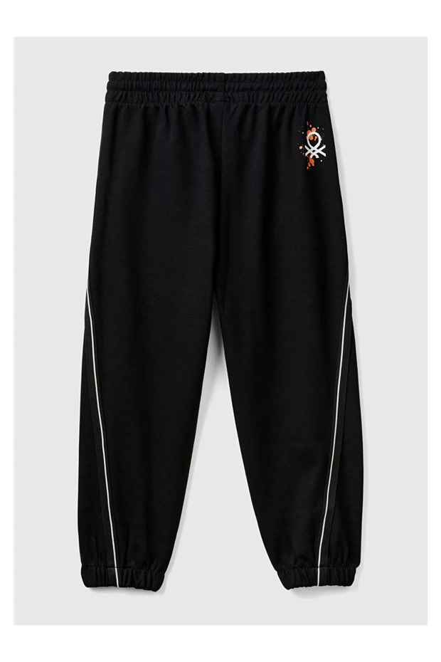 United Colors of Men's Black Sweatpants