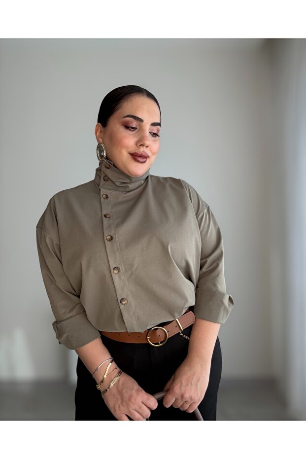 DİK YAKA GÖMLEK - 1