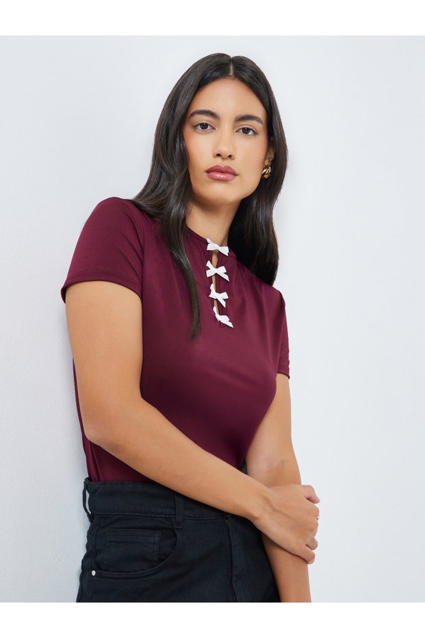 Burgundy Fitted T-Shirt with Ribbon Detail