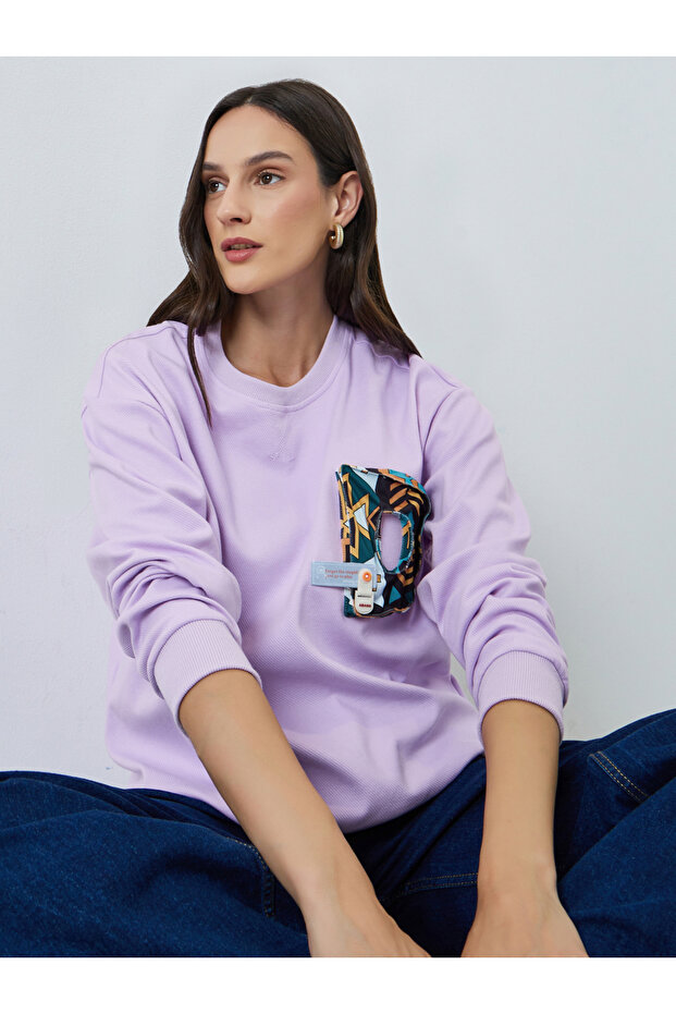 Women's 3D Printed Decor Round Neck Long Sleeve Sweatshirt